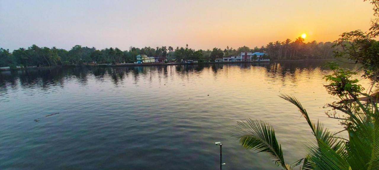 Captains Cabin Backwater Resort Alappuzha Zewnętrze zdjęcie