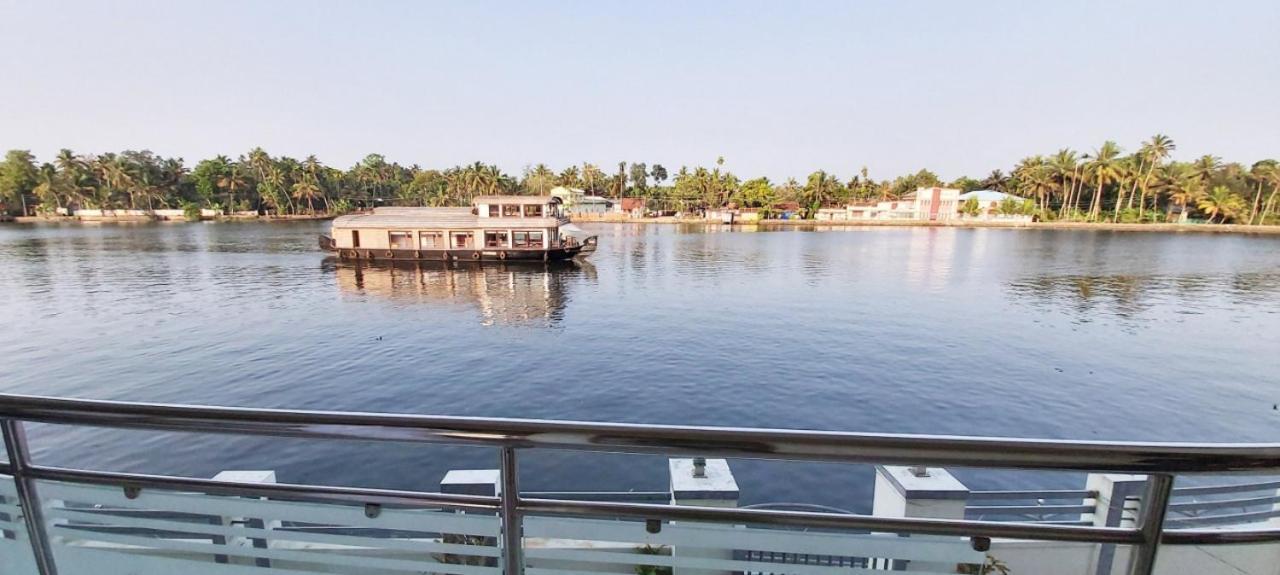 Captains Cabin Backwater Resort Alappuzha Zewnętrze zdjęcie